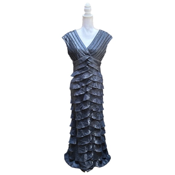 Adrianna Papell Occasions Long Formal Shutter Pleated Rayon Blend Gown Dress - Picture 1 of 9